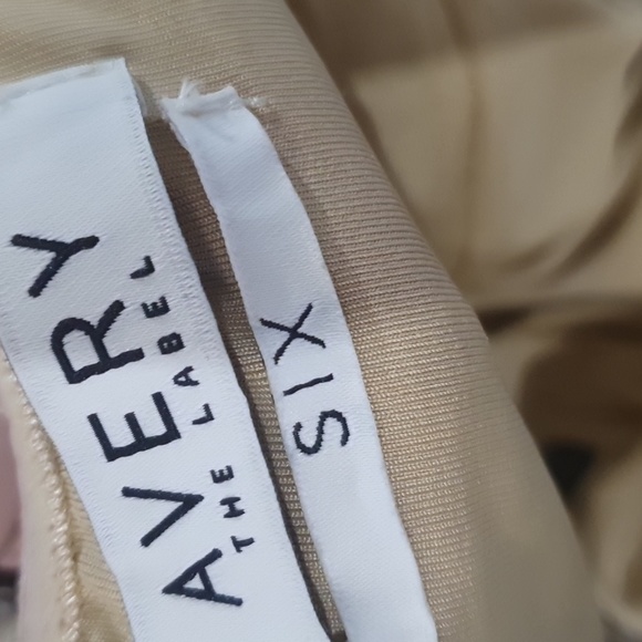 Avery Size 6 Black Strapless Striped Evening Dress - Picture 7 of 9